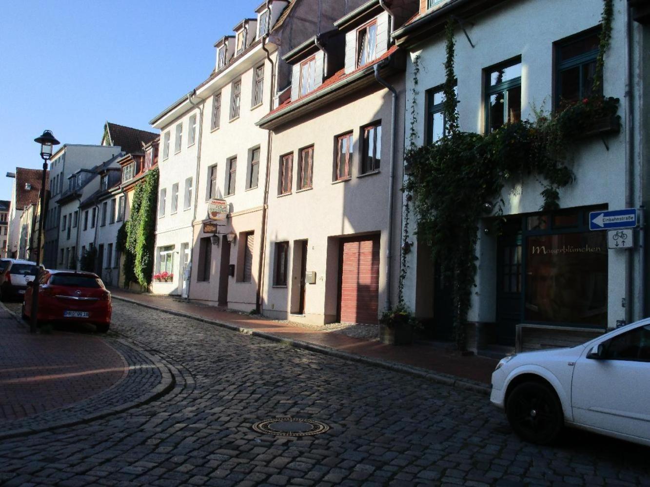 Ferienwohnung-im-mauerbluemchen Apartment Rostock