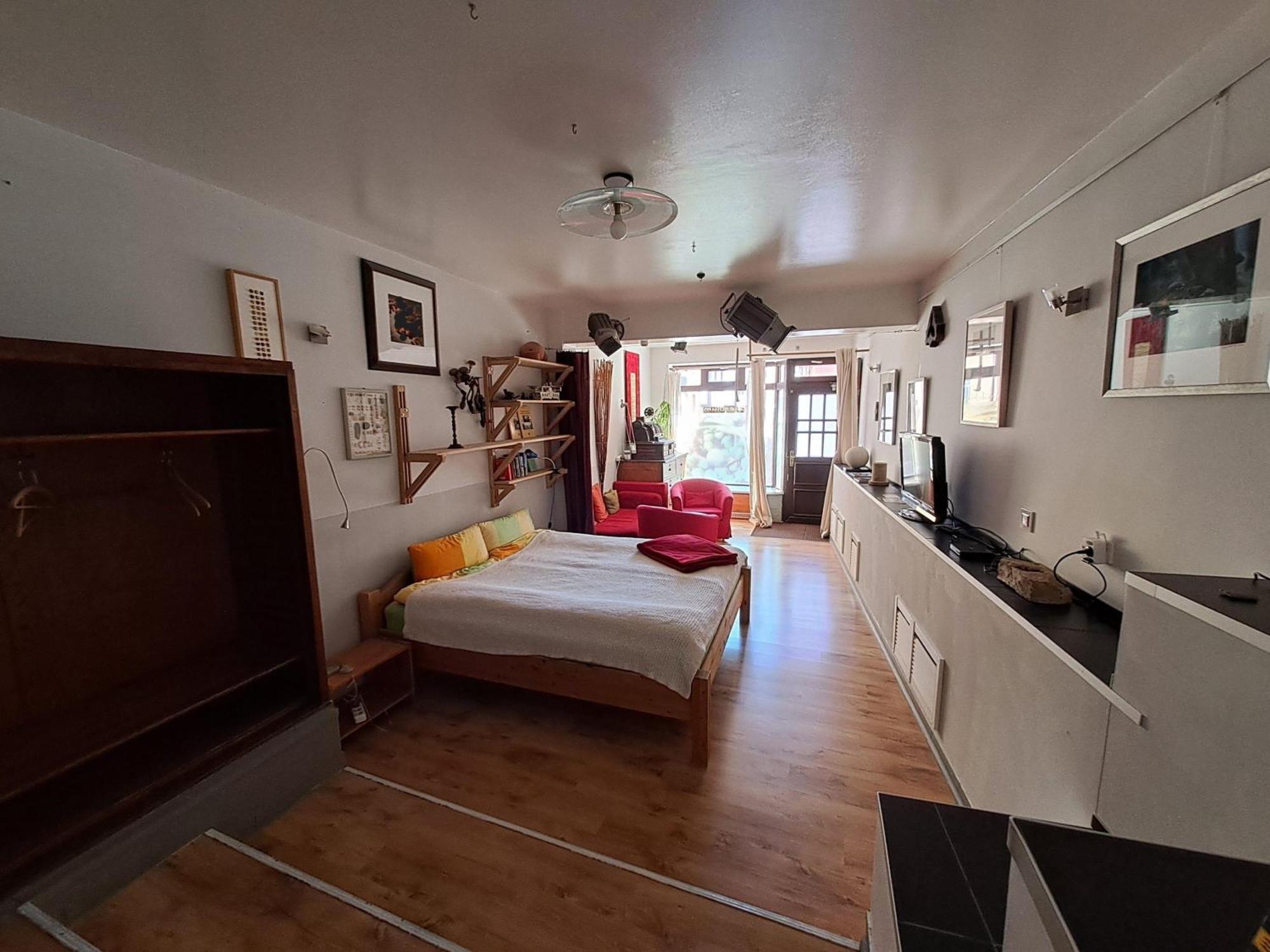 Ferienwohnung-im-mauerbluemchen Rostock